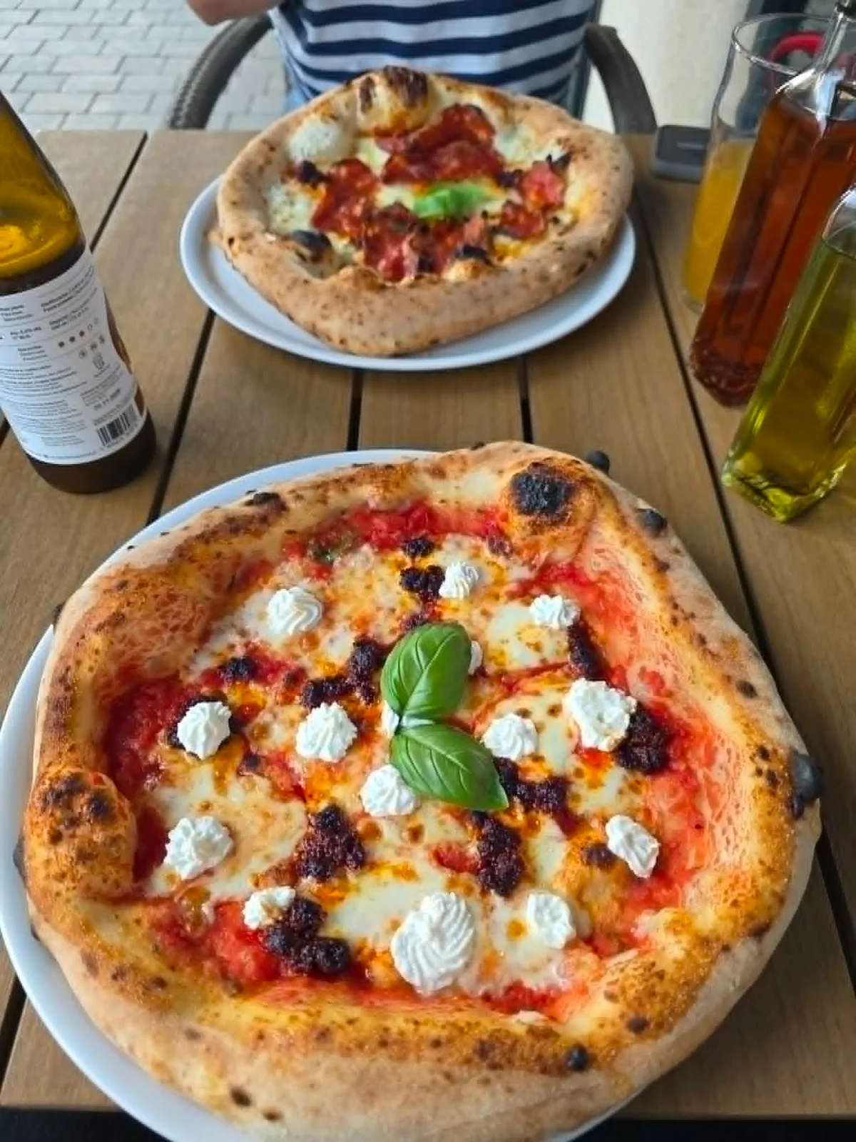 Mała osiedlowa pizzeria prowadzona przez człowieka, który ew